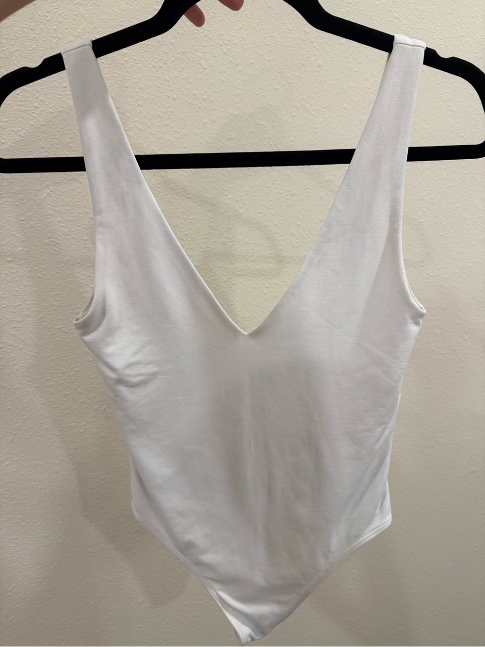 Aritzia V-Neck Contour White Bodysuit Top - Small - Picture 3 of 5